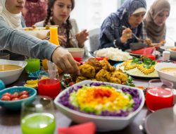 Hindari Terlalu Banyak Makan Manis Saat Buka Puasa Bersama, Ahli Gizi Ungkap Alasannya