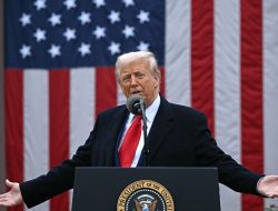 Trump soal Hadiah Qatar: Masak Mau Tolak Pesawat Mewah Gratis?